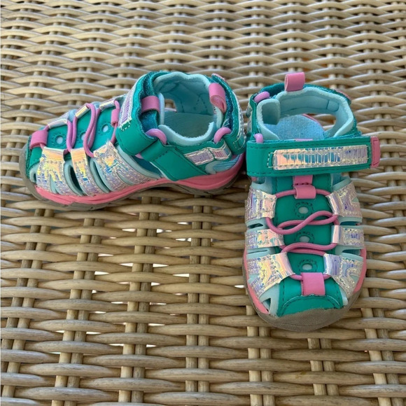 Girls Cat and Jack Sandals - Picture 1 of 3